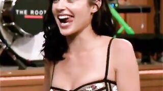 gal Gadot can not resist your weenie