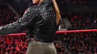 Celebrities: Ronda Rousey's ass is underrated