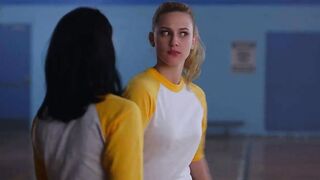 Celebrities: Camila Mendes and Lili Reinhart making out