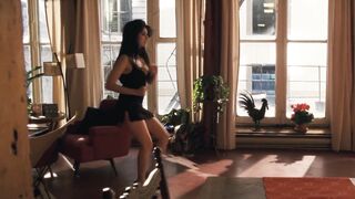 Penelope Cruz Sexy Dance In Noel - Celebs