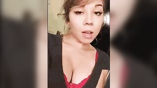 Celebrities: Jennette McCumdump McCurdy has hit it coarse after iCarly if she has to sell for so cheap