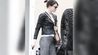 Celebrities: Emma Stone's ass wearing leggins. It's impossible not to wank with that ass on display