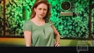 Celebrities: Jenna Fischer inviting you to engulf on her melons