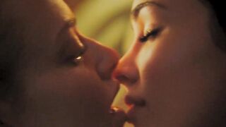 Megan Fox and Amanda Seyfried - Hottest kiss ever - Celebs