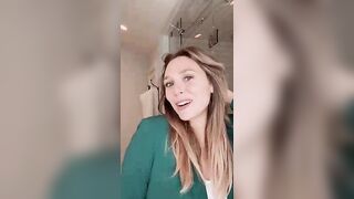 Celebrities: Elizabeth Olsen suggests you a full day of girlfriend experience. How would you spend the day?