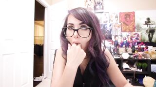 Celebrities: Slow oral sex or coarse face pumping for SSSniperwolf?