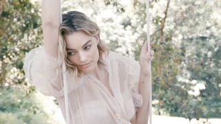 A quiet day in paradise with Margot Robbie. Dream wife. - Celebs