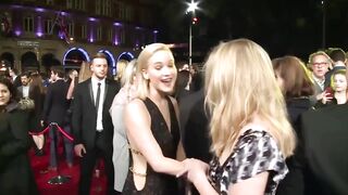 Celebrities: Jennifer Lawrence & Natalie Dormer kiss 60 FPS  Slo-Mo