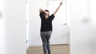 Celebrities: Camren Bicondova shaking her good ass all over the place