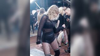 Taylor Swift looking like a perfect little slut. Would love her to rub that ass against my cock. - Celebs