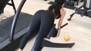 Kim Kardashian and her perfect ass that makes me cum fast - Celebs