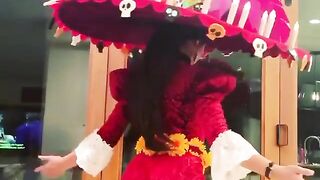 camila Cabello shaking her massive Cuban butt to make u cum