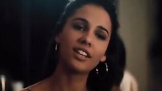 Celebrities: Naomi Scott noticed the bulge in your panties and desires to aid out
