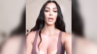 Kim Kardashian Tits - Celebs