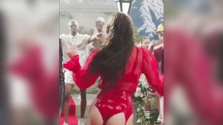 hailee Steinfeld has a flawless sexy wazoo and knows how to shake it