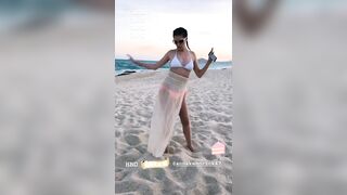 Anna Kendrick's bikini body is fucking great. I love her tiny body - Celebs