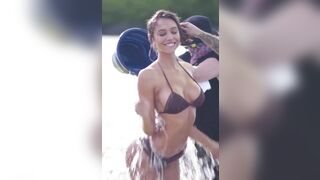 Alexis Ren is so adorable, it's impossible not to masturbate to her - Celebs