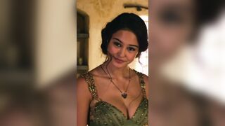 Courtney Eaton's dick pleasing cleavage & cute face are a winning combination - Celebs