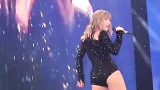 taylor Swift being a penis tease on stage
