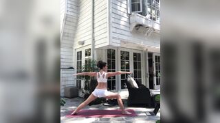 Celebrities: Smth tells me Kate Beckinsale is mad bendy and excellent in daybed