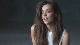 Celebrities: Hailee Steinfelds sexy smokey eyes and seductive look receives me so pumping hard!
