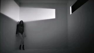 Celebrities: Hailee Steinfeld widening her legs open to receive fucked hard against that wall.