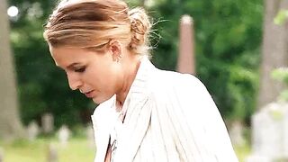 Celebrities: Blake Lively nipslip in A Easy Favour