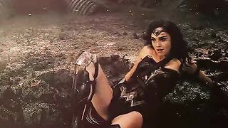 Celebrities: Girl Gadot Wonder Woman seductive look