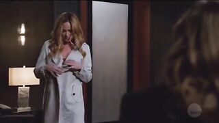 caity Lotz is a hottie