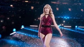 Celebrities: Taylor is so fuckable in this outfit