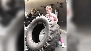 Emma Kenney's Bouncing Boob Workout - Celebs