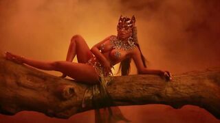 Nicki Minaj - Ganja Burn - Celebs