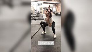 Celebrities: Milana's squats are so sexy