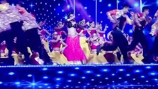 Kriti Sanon performance - Indian Celebs