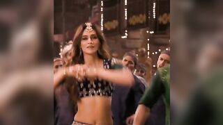 Kriti Sanon's hot navel and body movements make me cum - Indian Celebs
