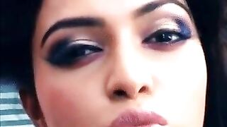 Indian Celebrities: Amala Paul pouting!
