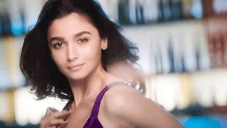 Indian Celebrities: Alia bhatt sexy in Hook up song.