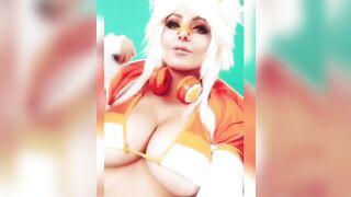 Jessica Nigri: Squishy squishy????