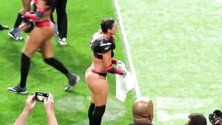 lFL girl's huge booty got me by the balls...