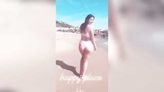 Thicc Beach Chick