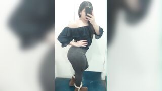 Big booty teen loves to show it
